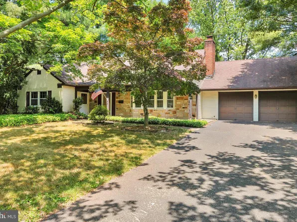 92 Tiffany Ln, Willingboro, NJ 08046