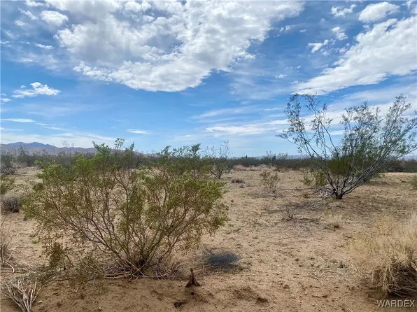 326-06-177 N Holly Dr, Dolan Springs, AZ 86441