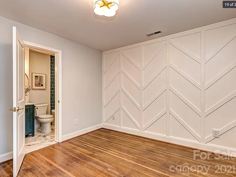 934 Dudley Dr — Photo 2