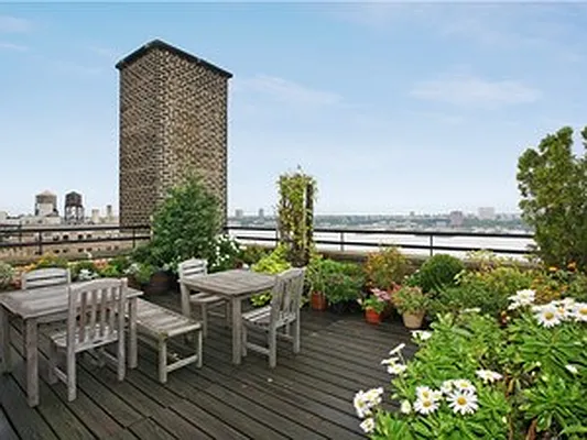 Sold by Citi Habitats | media 12