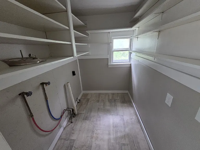 1046 W Maple Ave — Photo 13