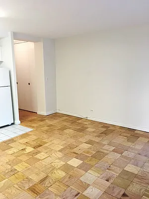 Rented by Sandra Greer Real Estate | media 22