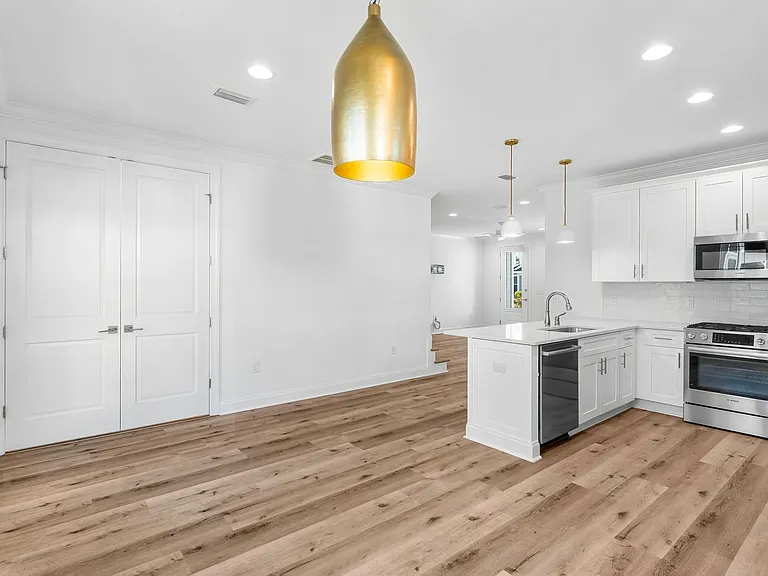 117 Roundwood Dr — Photo 11