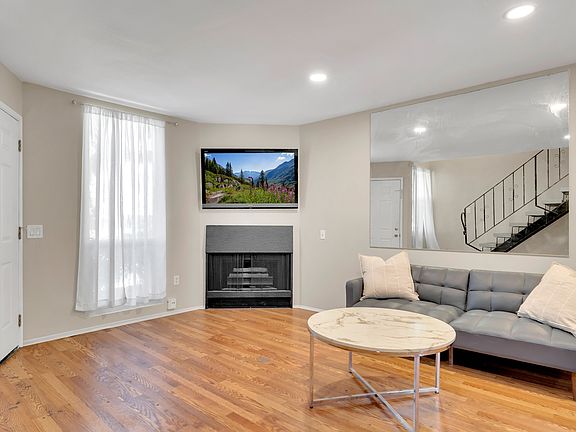 5th image of 1414 Everton Pl