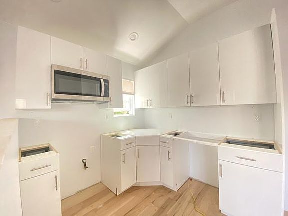 2nd image of 1286 Mace Ave