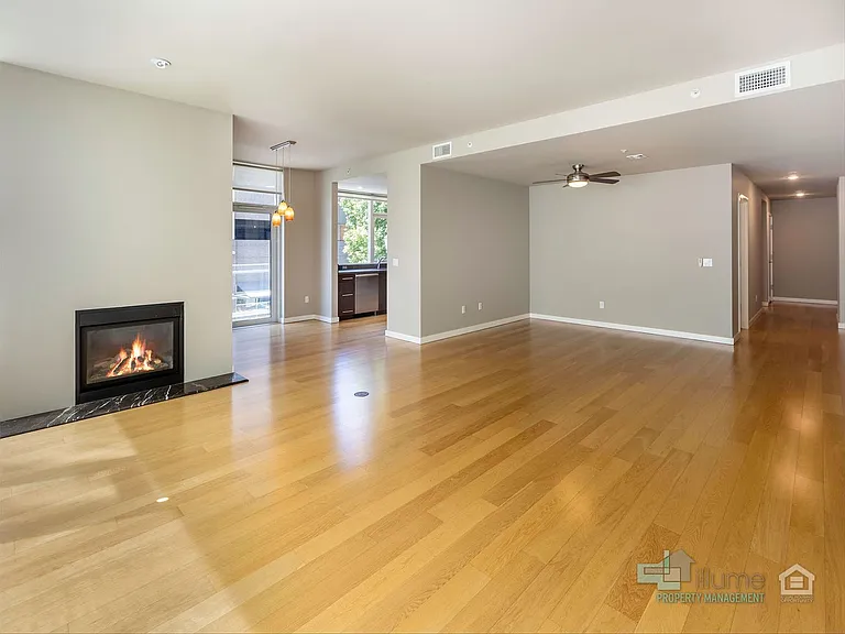 1920 SW River Dr #202 — Photo 33