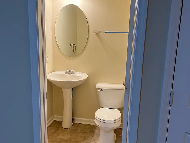 3522 Golden Gate Dr N — Photo 18