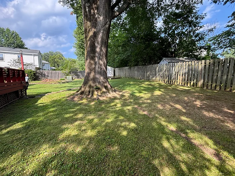 9613 Ashbourn Dr — Photo 14