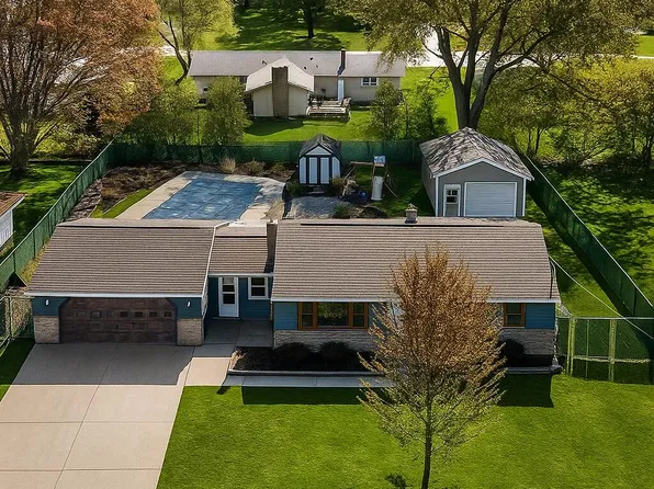 7452 Melody Ln, Jenison, MI 49428