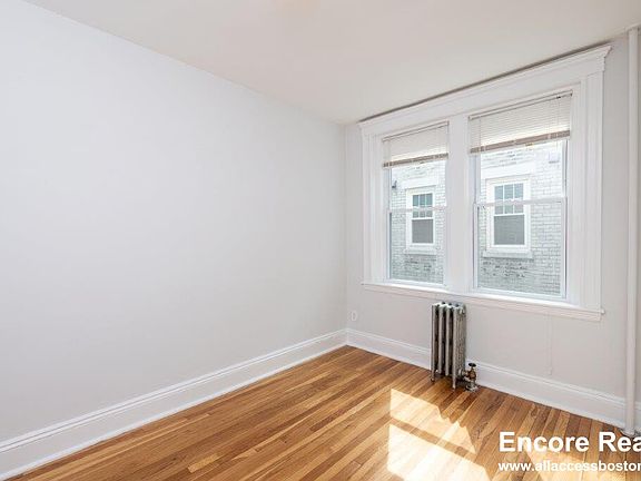 5th image of 286 Chestnut Hill Ave #34B