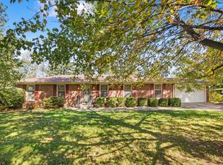 127 Bayberry Rd, Versailles, KY 40383