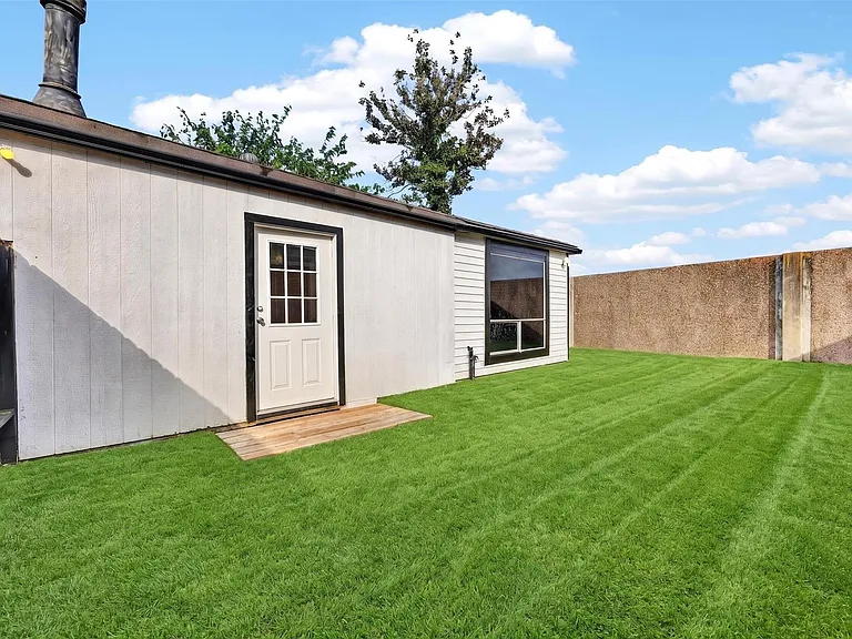 16134 Highlander Dr — Photo 38
