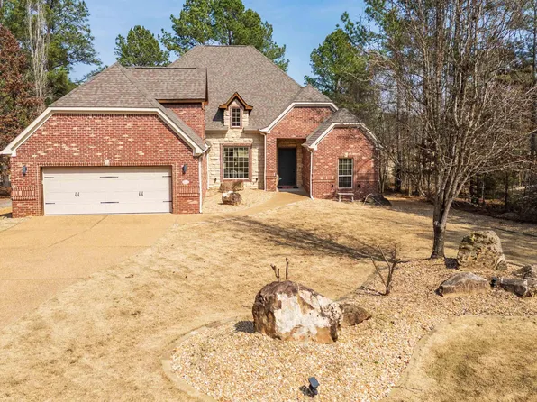 15 Lejos Ln, Hot Springs Village, AR 71909