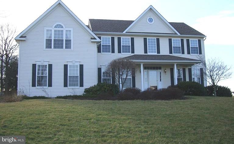 1st image of 428 Buttonwood Ln