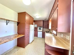 2713 S 74th St, Omaha, NE 68124
