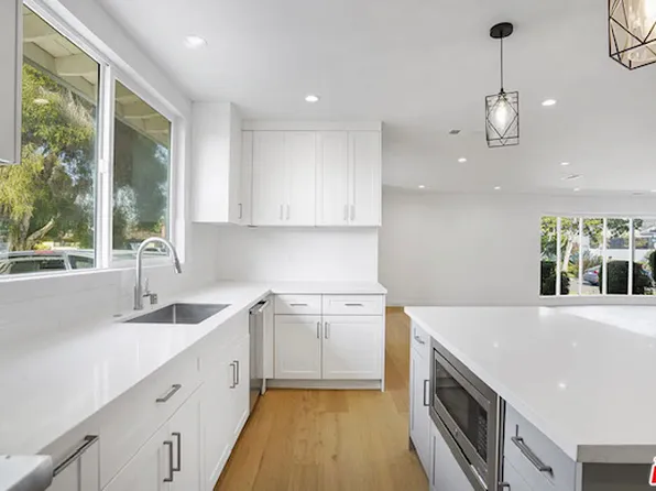 7406 W 82nd St, Los Angeles, CA 90045