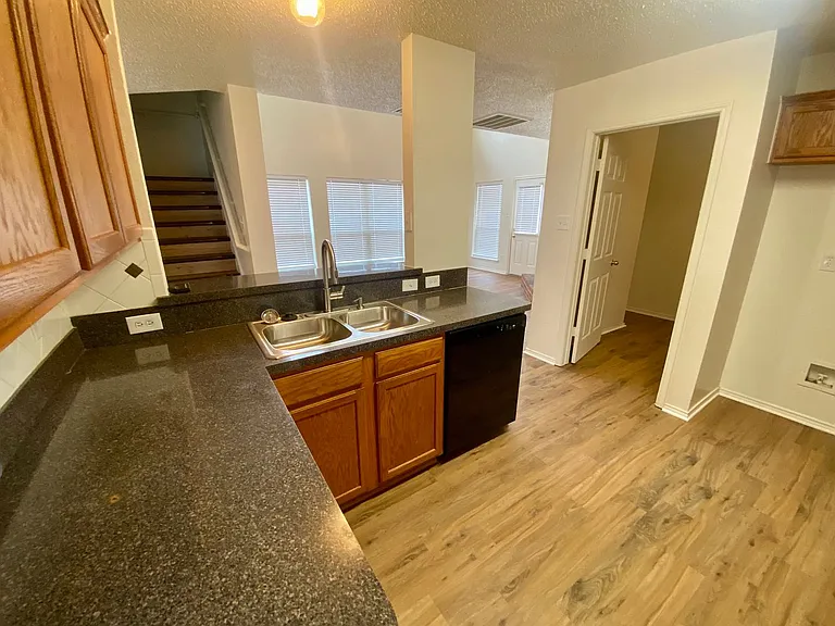 737 Eldorado Dr — Photo 7