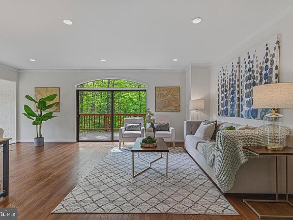 3rd image of 8042 Inverness Ridge Rd