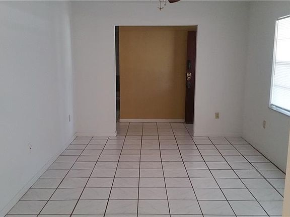 4th image of 1028 Wildwood W