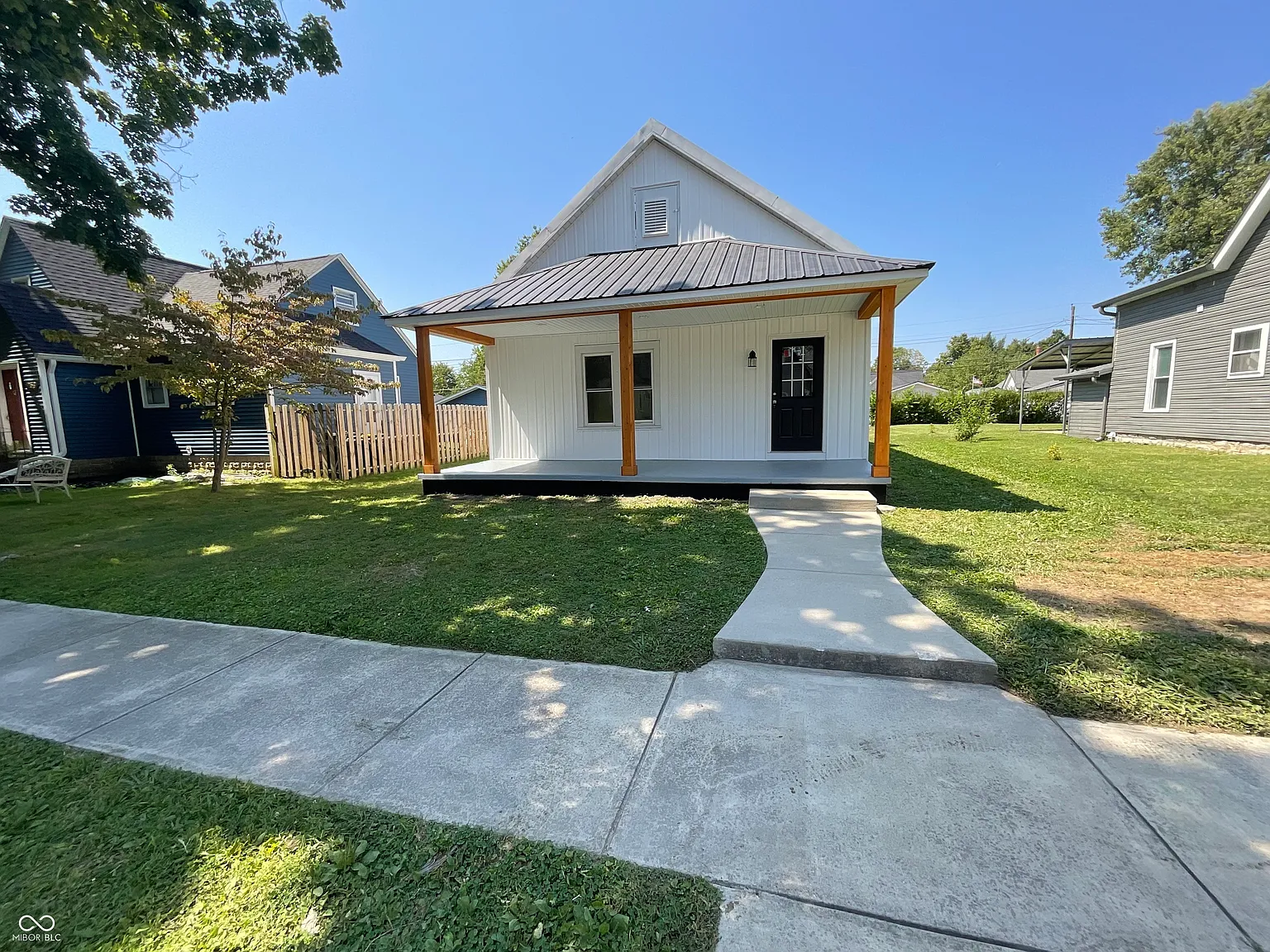 265 N Park Ave photo 1