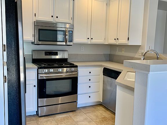 3rd image of 204 Aurora Ave