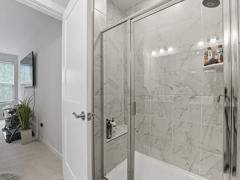 707 Thomas Ln #A — Photo 26