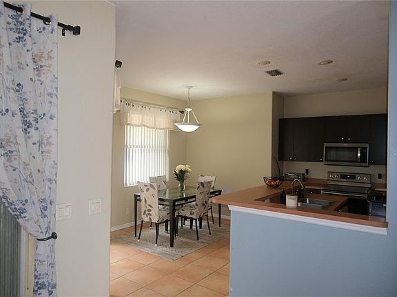 5th image of 4491 Cuthbert Ave