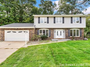 16230 Woodcrest Dr, Spring Lake, MI 49456