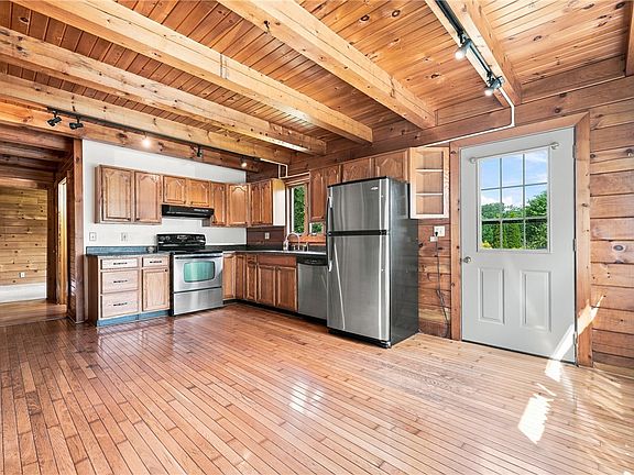 5th image of 717 Butler Pike
