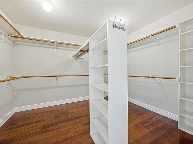 2926 Winchester Dr — Photo 29