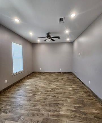 3rd image of 3529 Kings Dr