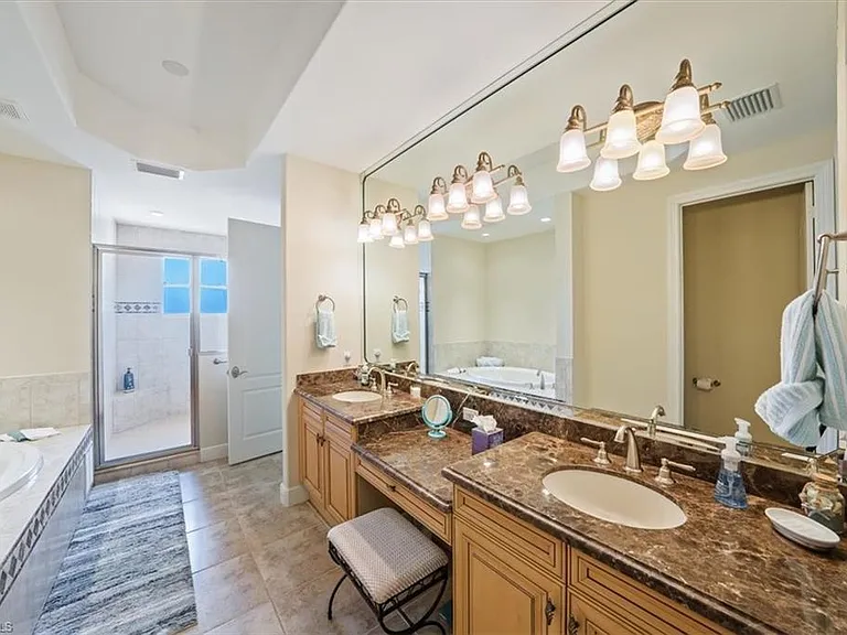 580 Avellino Isles Cir #18102 — Photo 17
