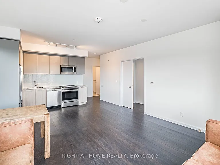 4208 Dundas St W #513 — Photo 10