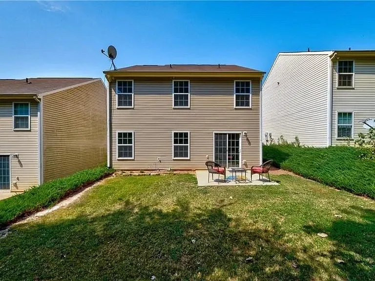 2820 Mayfair Dr — Photo 20