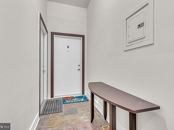 3rd image of 1623 Fairmount Ave #B