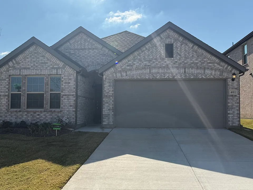401 Forsyth Dr
