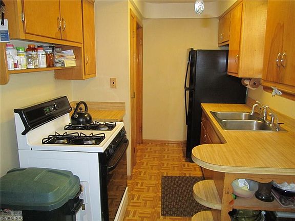 5th image of 19237 Stafford Ave