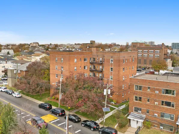 210 Woodcliff Avenue image 12 of 14