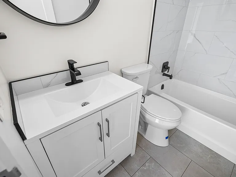 510 Comox Rd #102 — Photo 6