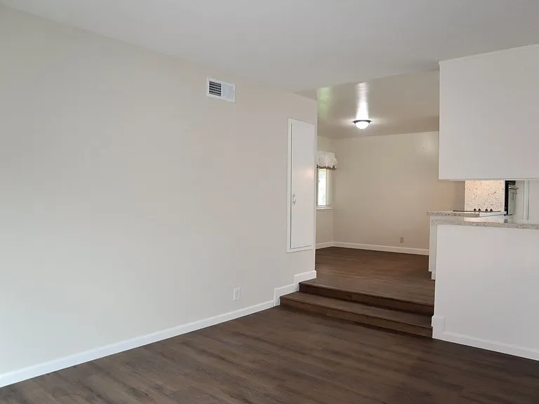 37051 Shasta St — Photo 6
