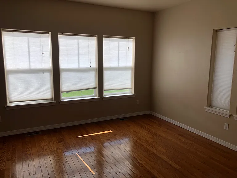 357 Clear Spring Ave — Photo 2