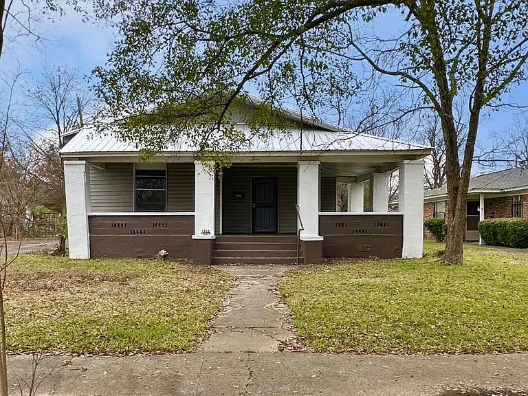 1213 Alabama Ave SW — Photo 1