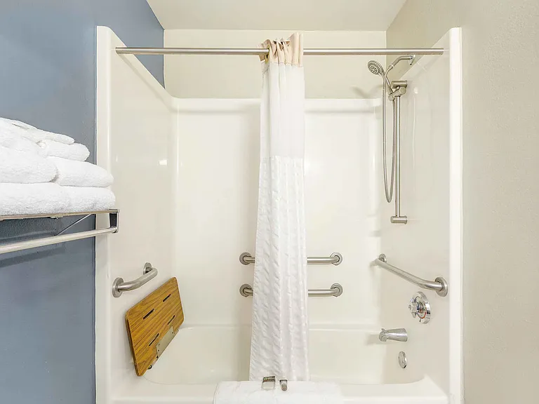 Deluxe Studio - 2 Full Beds