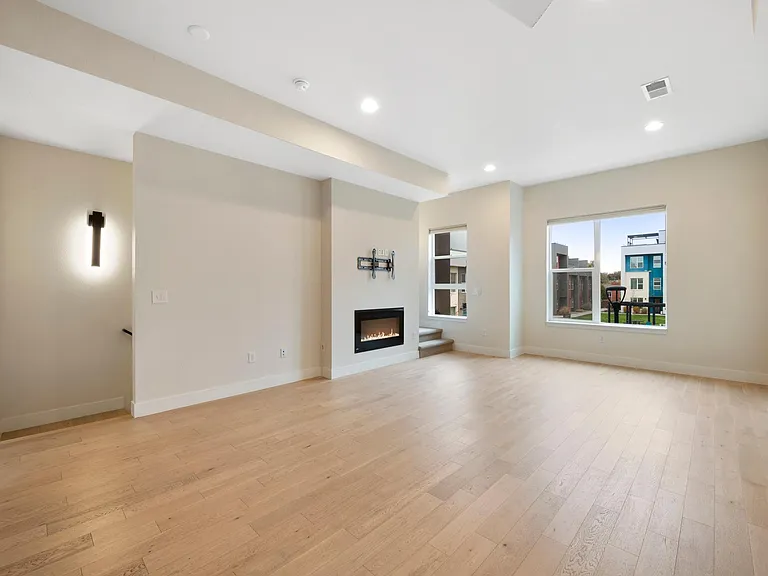 3048 Wilson Ct #2 — Photo 8