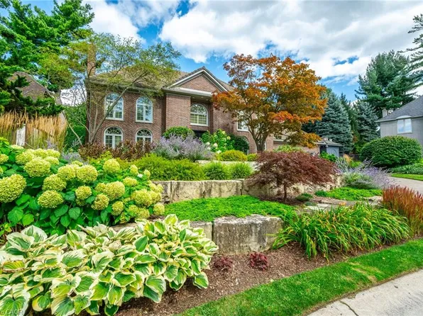 45 Peppertree Cres, Hamilton, ON L9G 4L8