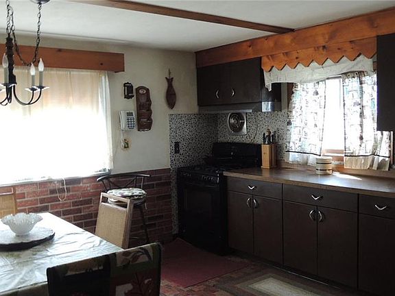 3rd image of 49 Delray Dr