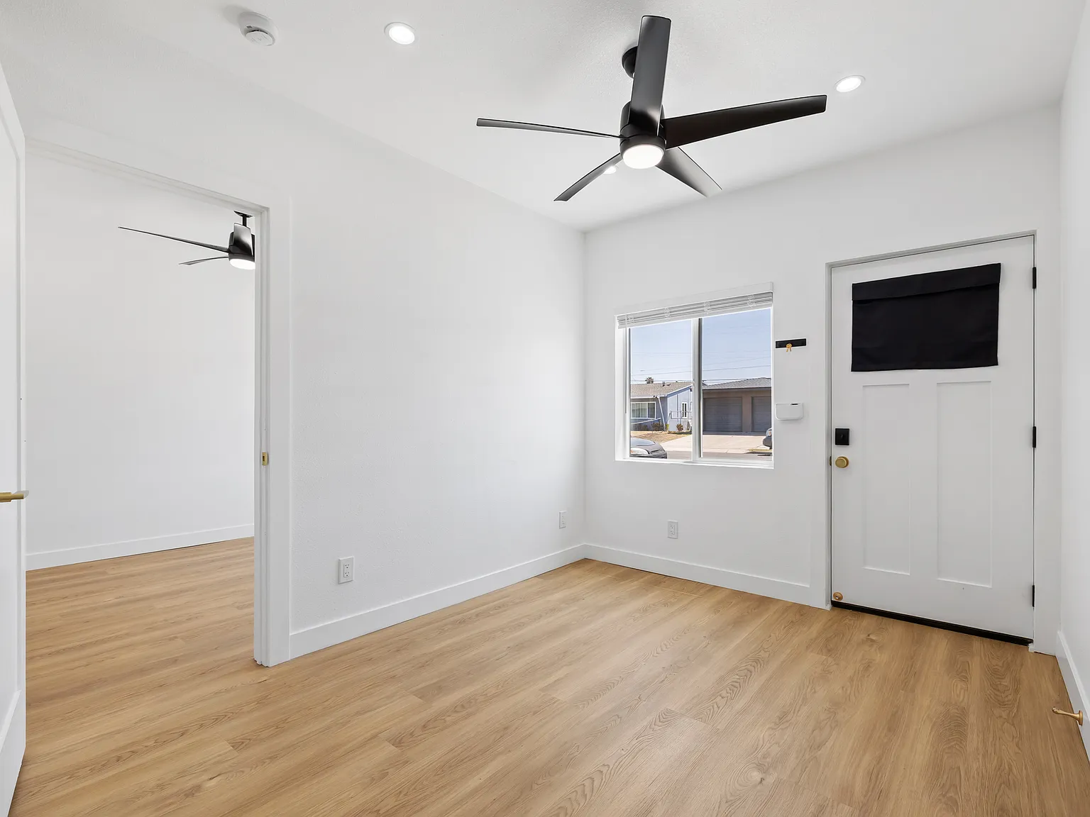 1 bed, 450 sqft, $2,140 — Photo 4