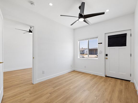 4th image of 742 Jefferson Ave #3
