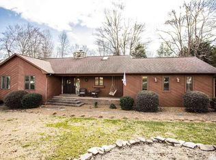4076 Hemingway Dr, Hickory, NC 28601