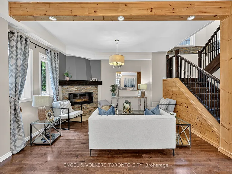 774 Churchill Ln — Photo 16